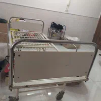 تختخواب بیمارستانی