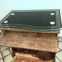 میز کامپیوتر صفحه شیشه ای