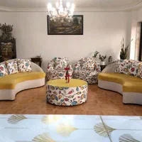مبل طرح دار به همراه ست میز وسط