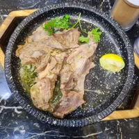 بشقاب یک نفره چدنی لبه دار ۱۷ سانتی رستورانی