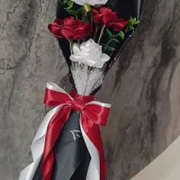 گل روبانی و گل طبیعی