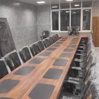 میز مدریت و صندلی اداری. نیم ست ۴نفره|دفتر کار|فردیس, |دیوار