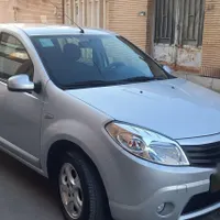 رنو ساندرو اتوماتیک