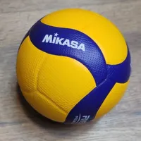 توپ والیبال اورجینال میکاسا مدل Mikasa V200w|ورزش‌های توپی|اصفهان, علی قلی آقا|دیوار