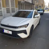 کی‌ام‌سی J7، مدل ۱۴۰۳