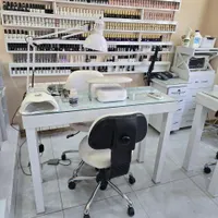 اجاره میز ناخن برتی خدمات|اجارهٔ کوتاه‌مدت دفتر کار و فضای آموزشی|رشت, گلسار|دیوار