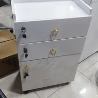 ترولی چوبی|آرایشگاه و سالنهای زیبایی|رشت, امین الضرب|دیوار