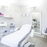 تزریق بوتاکس / ژل / لیزر / مزوتراپی توسط پزشک|خدمات آرایشگری و زیبایی|یزد, |دیوار
