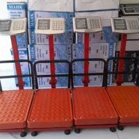 ترازوباسکول۲۰۰کیلویی بدنه قوی گاردار(گارانتی دار)|فروشگاه و مغازه|اصفهان, شهرک میلاد|دیوار