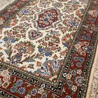 فرش دستباف هفت‌چارک نقشه قم لچک‌ترنج کرم گل‌ابریشم|فرش|تهران, بازار|دیوار