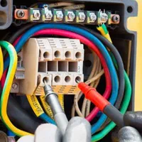 برقکار ساختمان تعمیرات برقکشی نصب ایفون