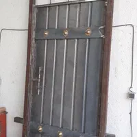 درب اهنی نفرو (تک لنگه)و درب بزرگ حیاط ۲۵۰×۳۰۰|مصالح و تجهیزات ساختمان|ساری, |دیوار
