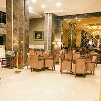 میزبان رستوران و قنادو خدمات