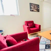 اجاره خانه مسافر،هتل اپارتمان،سوییت،اتاق،منزل مبله|اجارهٔ کوتاه‌مدت آپارتمان و سوئیت|شیراز, باغ تخت|دیوار