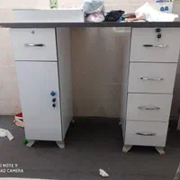 میز کشو دار