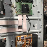 تعمیرات تلویزیون های LED LCD اخی جانی|خدمات پیشه و مهارت|ارومیه, |دیوار