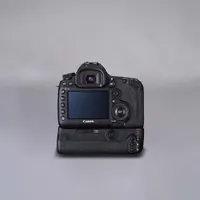 گریپ باتری کانن مدلBG-E11 Canon|دوربین عکاسی و فیلم‌برداری|تهران, فردوسی|دیوار