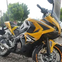 موتور ار اس 200