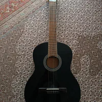 گیتار حرفه ای قدیمی