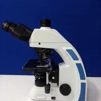میکروسکوپ بیولوژی سه چشمی طرح زایس