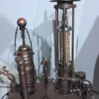 یک چراغ رومیزی دکوری طراحی شبیه ماشین بخار قدیمی|صنایع دستی و سایر لوازم تزئینی|تهران, فتح|دیوار
