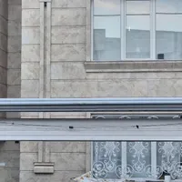 لب بندی و فلاشینگ، آبرو