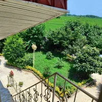 عمارت شاه غلام|اجارهٔ کوتاه‌مدت ویلا و باغ|رشت, حومه رشت|دیوار