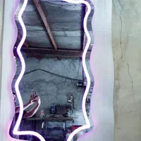 چند ضلعی آینه ها|آرایشگاه و سالنهای زیبایی|تبریز, |دیوار