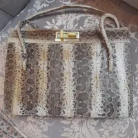 کیف   دستی قدیمی چرم اصل کلکسیونی|کلکسیون اشیاء عتیقه|تهران, بهاران|دیوار