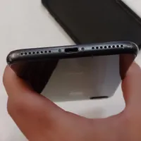 اپل iPhone 8 Plus با حافظهٔ ۶۴ گیگابایت