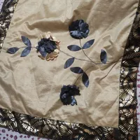 روتختی گل برجسته مشکی کرم طلایی