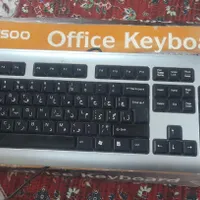 کیبورد و دو بلندگو