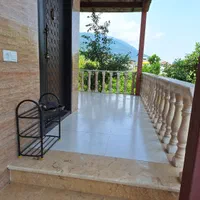 اجاره شبانه ویلا باغ همرا باتراس|اجارهٔ کوتاه‌مدت ویلا و باغ|چالوس, |دیوار