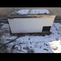 فریزرِ صندوقیِ قدیمی سوخته خراب میخرم و میفروشم