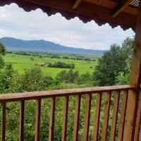 ویلا جنگلی کناررودخانه درمیرزاگلبند(امامزاده هاشم)|اجارهٔ کوتاه‌مدت آپارتمان و سوئیت|رشت, لاکان|دیوار