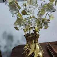 گلدان خیلی زیبا|گل مصنوعی|مهاباد (آذربایجان غربی), |دیوار