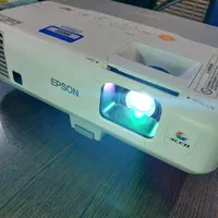 ویدیو پروژکتور HDMI (4k)|تلویزیون و پروژکتور|کرج, مصباح|دیوار