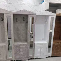 جاکفشی ایستاده(رختکن)