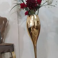 گل و گلدان