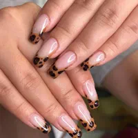 جشنواره کاشت ناخن مژه لیفت پدیکور vip (اموزش)|خدمات آرایشگری و زیبایی|تبریز, |دیوار