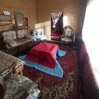اتاق سنتی در قلب شهر نزدیک مکانهای تاریخی|اجارهٔ کوتاه‌مدت آپارتمان و سوئیت|شیراز, بازار|دیوار