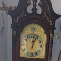 ساعت دیواری ایستاده
