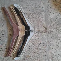 رگال، بست و آویز لباس