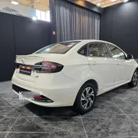 خودرو کی ام سی ایگل سفید مدل 1404