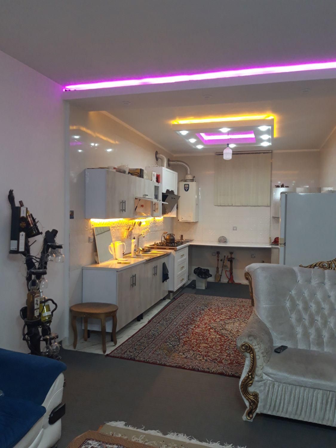 منزل مبله با سونا و جکوزی آبگرم|اجارهٔ کوتاهمدت ویلا و باغ|شیراز, کرونی(خاتونک)|دیوار