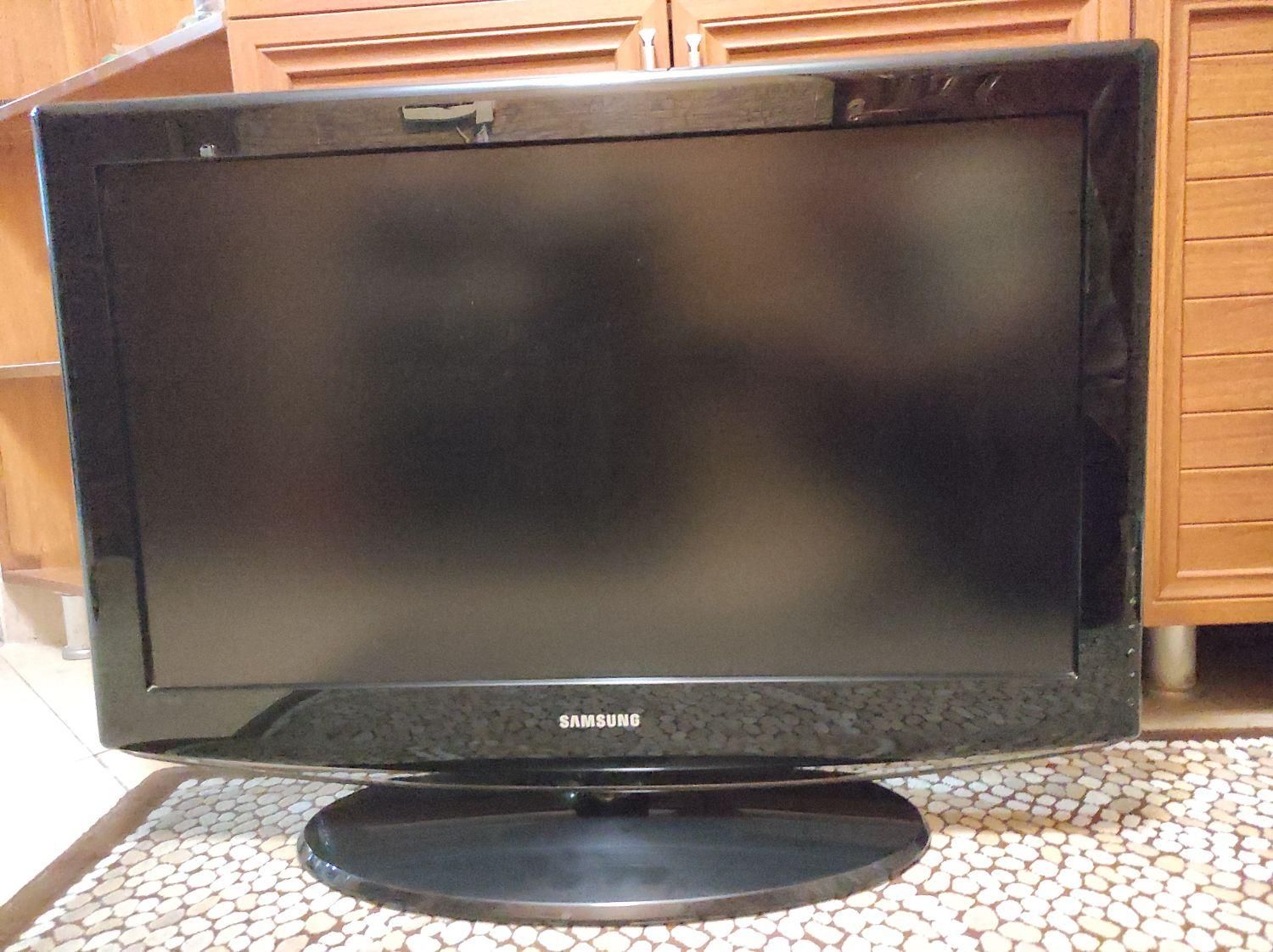 تلویزیون Samsung LCD سایز ۳۲ کره ای اصل|تلویزیون و پروژکتور|تهران, شهرک آزادی|دیوار