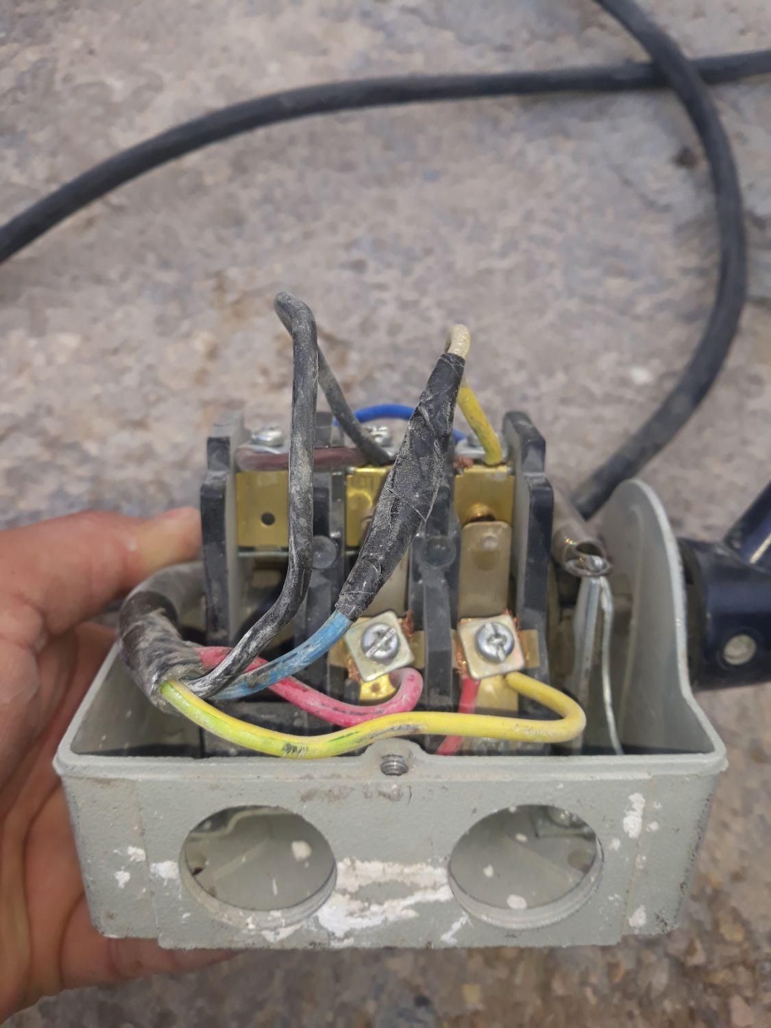 برق کار|خدمات پیشه و مهارت|ایوان, |دیوار