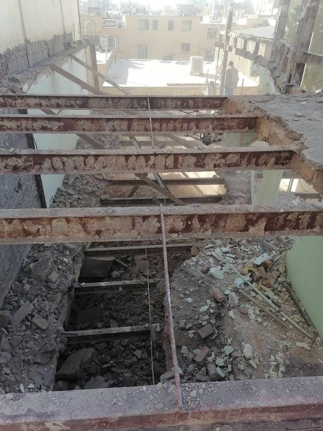 عملیات تخریب ساختمان، گودبرداری،خاکبرداری،شفته|خدمات پیشه و مهارت|کرمان, |دیوار