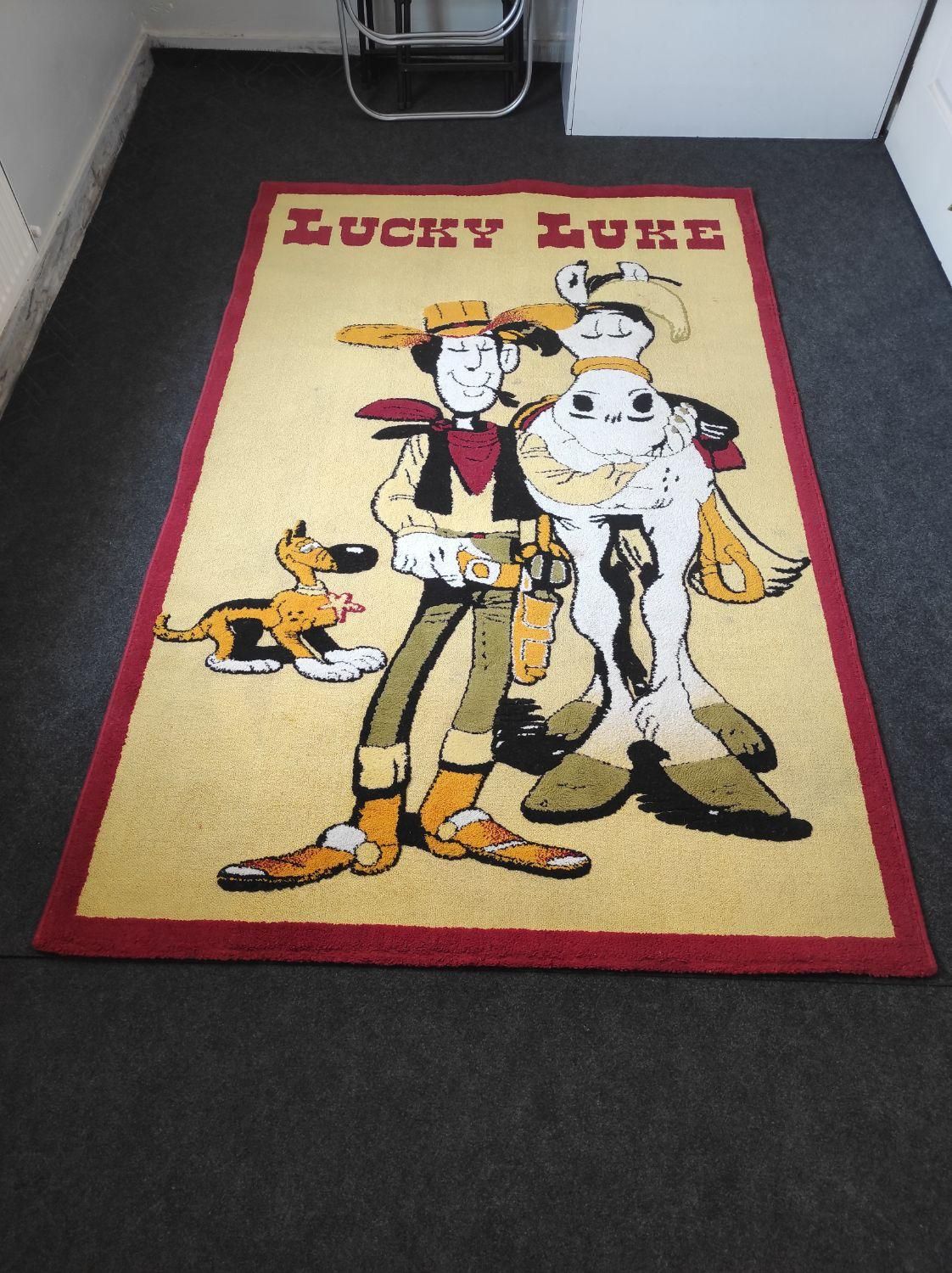 فرش|فرش|هشتگرد, فاز ۷ مهستان|دیوار