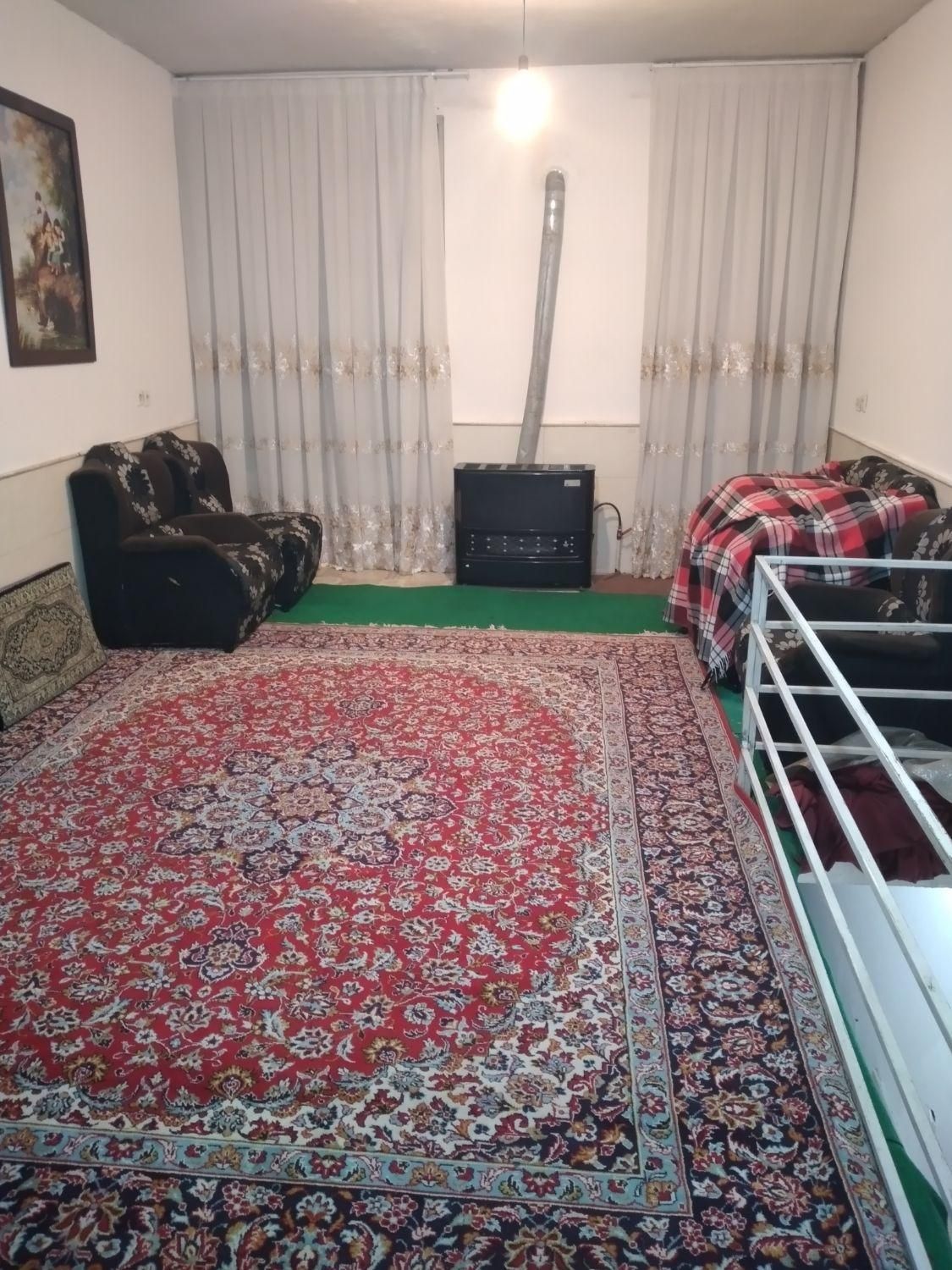 سوییت بالای مغازه/ خیابان مفتح ۸ فقط جهت مسافر|اجارهٔ کوتاه‌مدت آپارتمان و سوئیت|رفسنجان, |دیوار